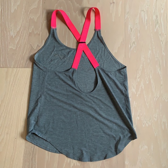 Nike loose fit workout tank top - Size Small - Picture 4 of 7